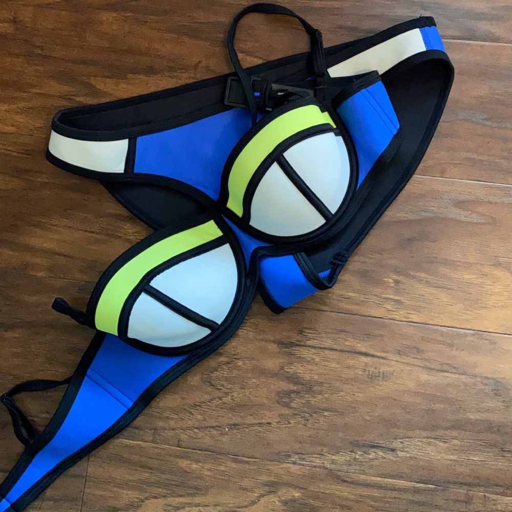 Triangl bikini size small